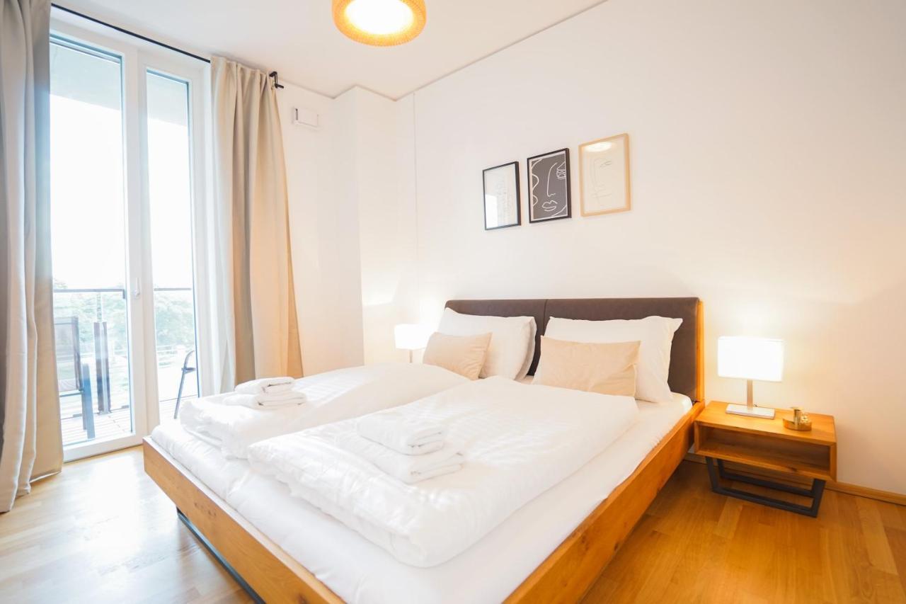 Suite In High-Rise On The Danube Vienna Exterior photo